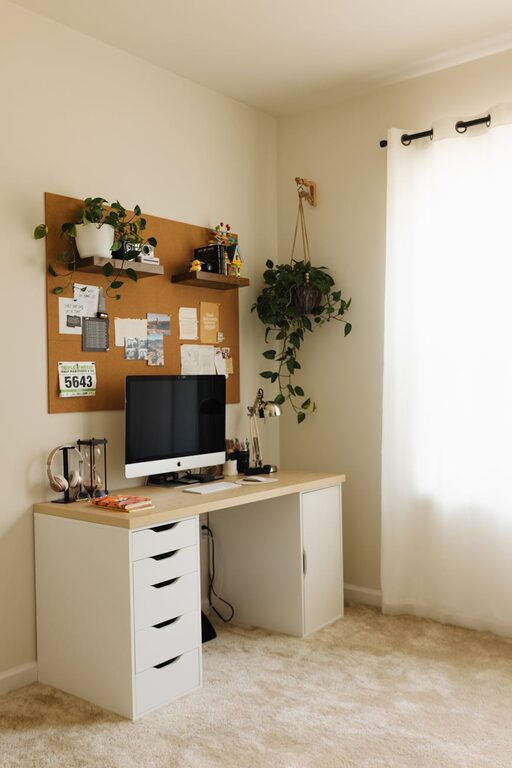 Simple Tips for Creating a Cozy and Functional Home Workspace